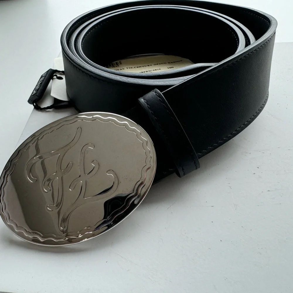 Authentic Fendi Men’s Leather Belt Black Large Silver Oval Buckle Size 100 (40)